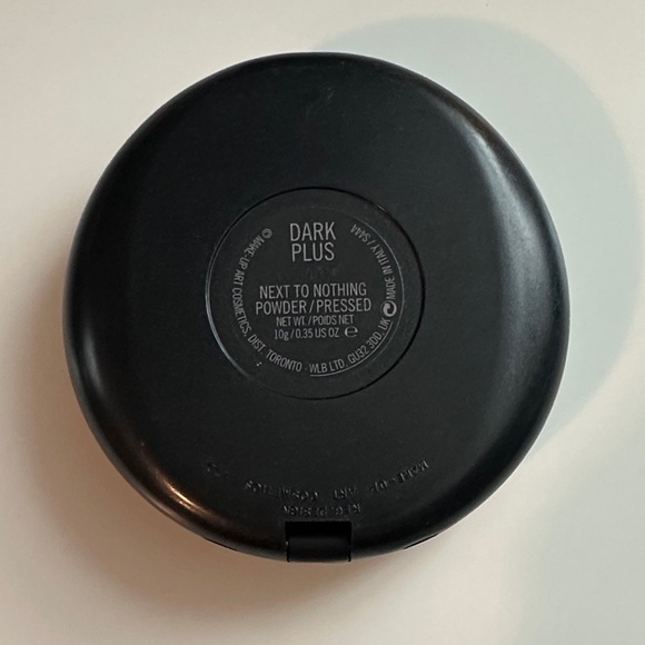 MAC Cosmetics Natural Finish Setting Powder - Picture 3 of 3